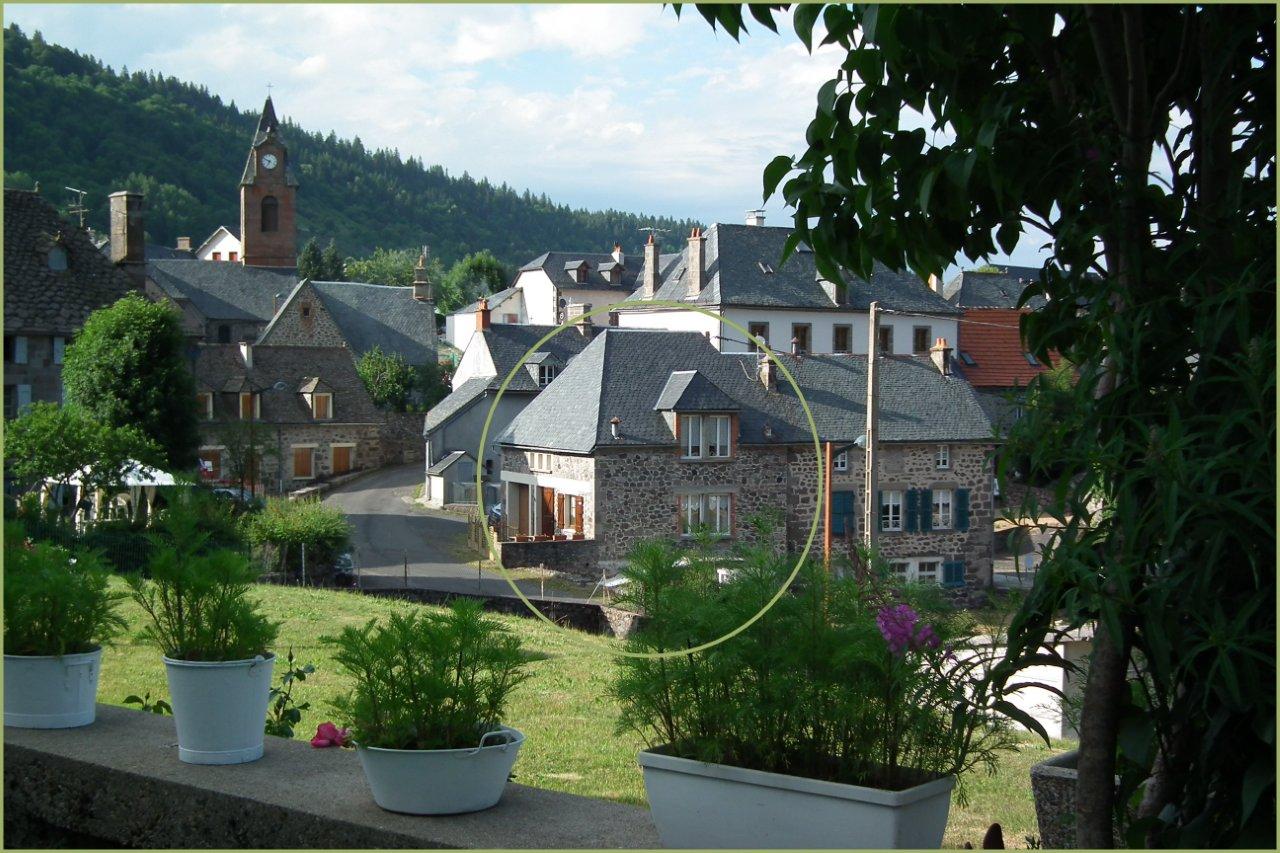 1- Le gite vu du villagev2