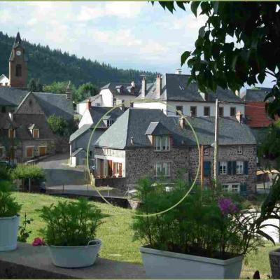 1 le gite vu du village lb